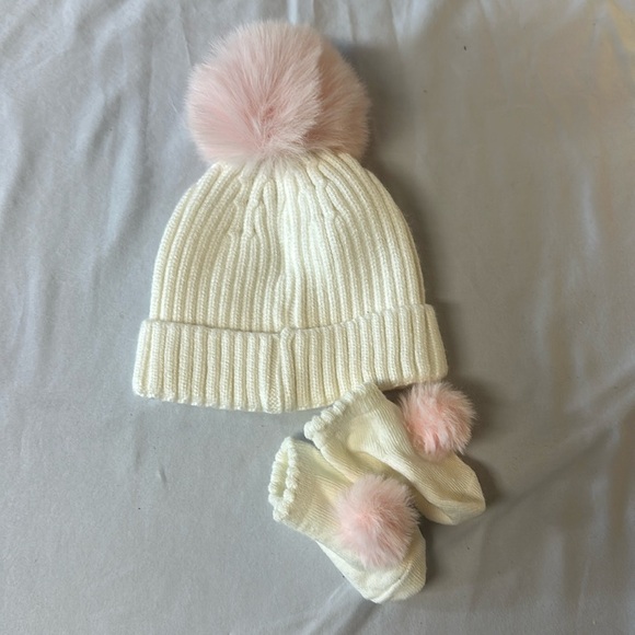 NWOT Stars & Dreamers Viscose blend hat and sock set. 0-12 mo - Picture 1 of 2